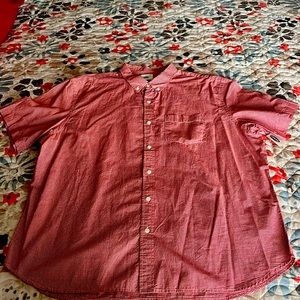Brand new short sleeve button up shirt size 2xxl with tags red and white $22.00